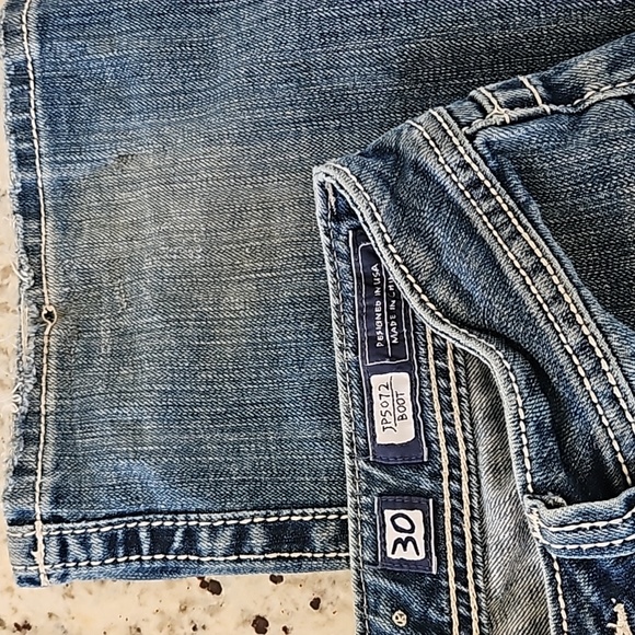 Miss Me Jean's - Picture 6 of 8